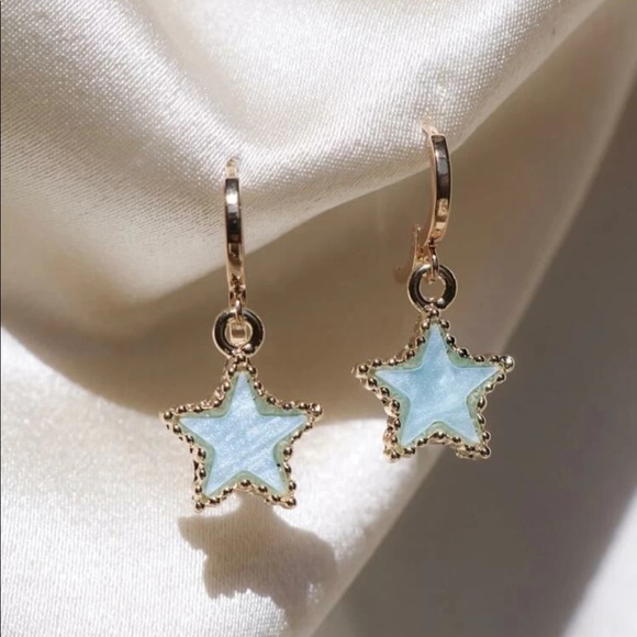 cosmicbabegalaxy Jewelry - Sold out❌Star Decor Drop Earrings